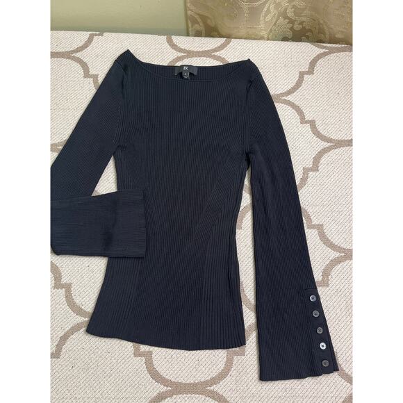 Banana Republic BR ribbed black flare button cuff sleeve sweater, size large - Picture 10 of 11